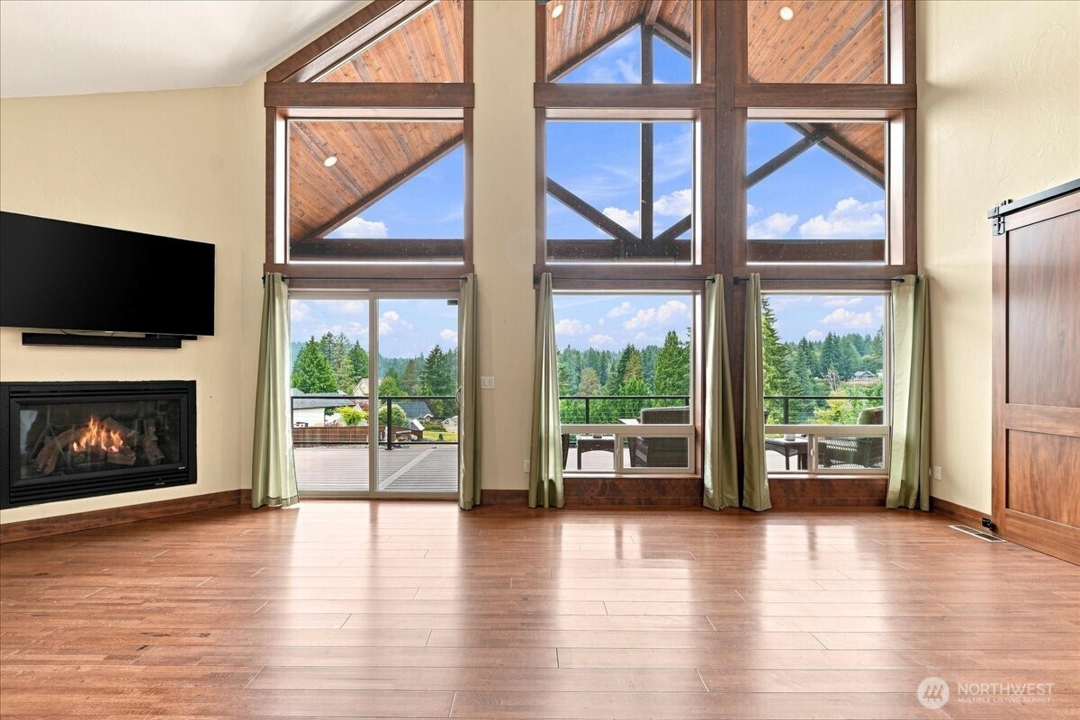 105 09 Lakeside Drive Property Photo 8