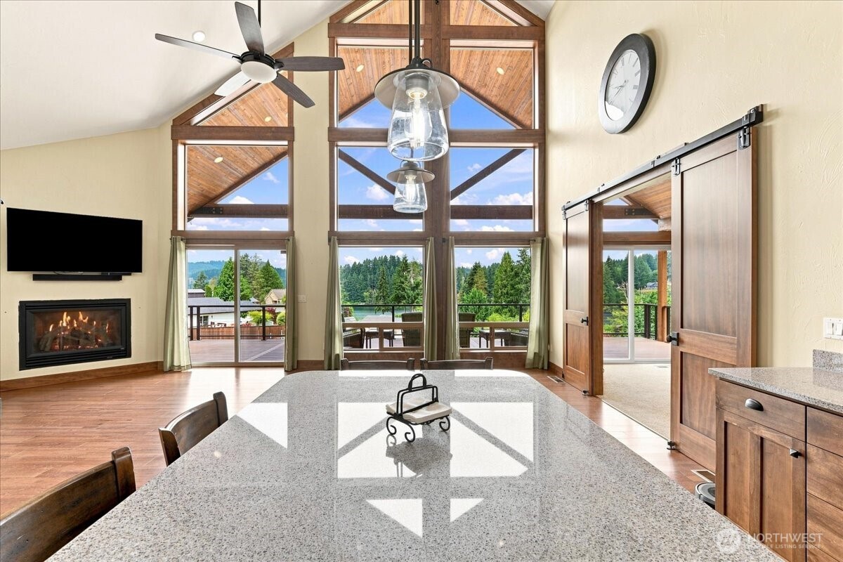 105 09 Lakeside Drive Property Photo 12