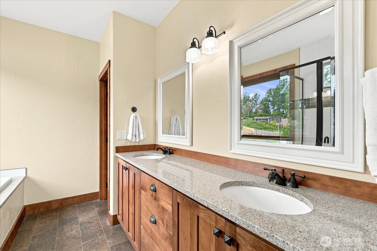 105 09 Lakeside Drive Property Photo 14