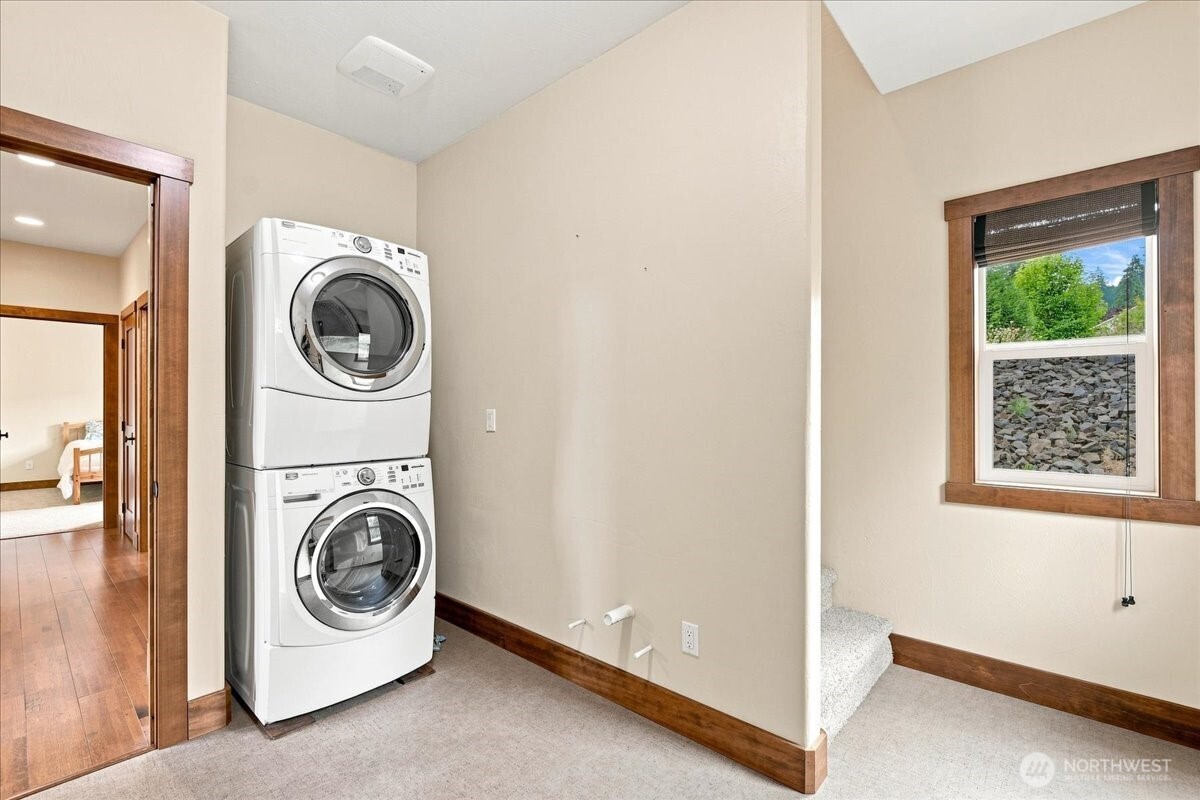 105 09 Lakeside Drive Property Photo 18