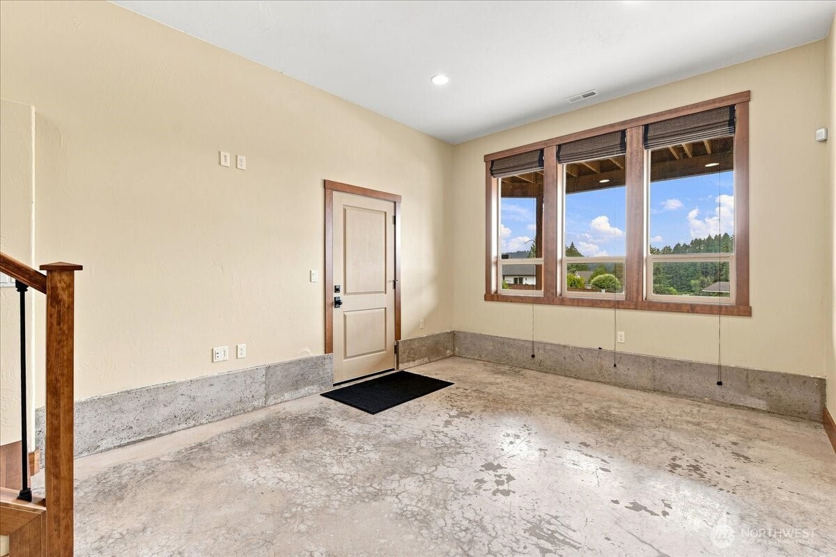 105 09 Lakeside Drive Property Photo 21