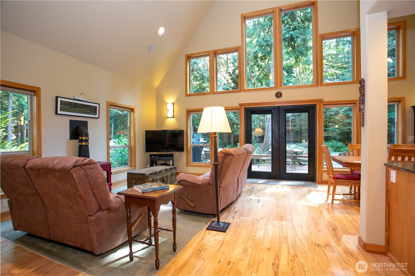 7073 Rainier Way Property Photo 3
