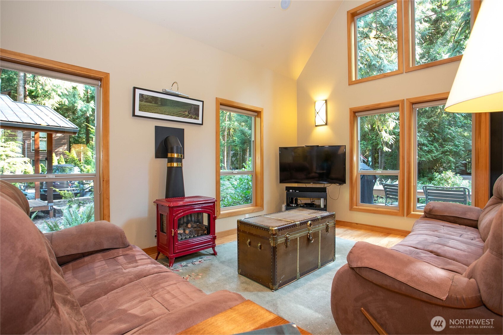7073 Rainier Way Property Photo 4