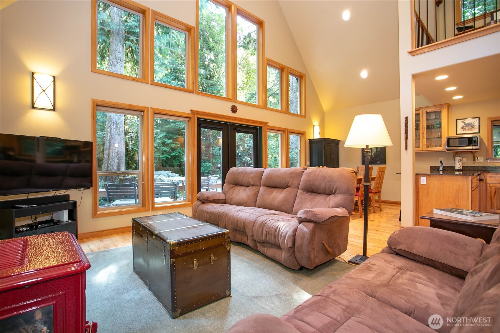 7073 Rainier Way Property Photo 5
