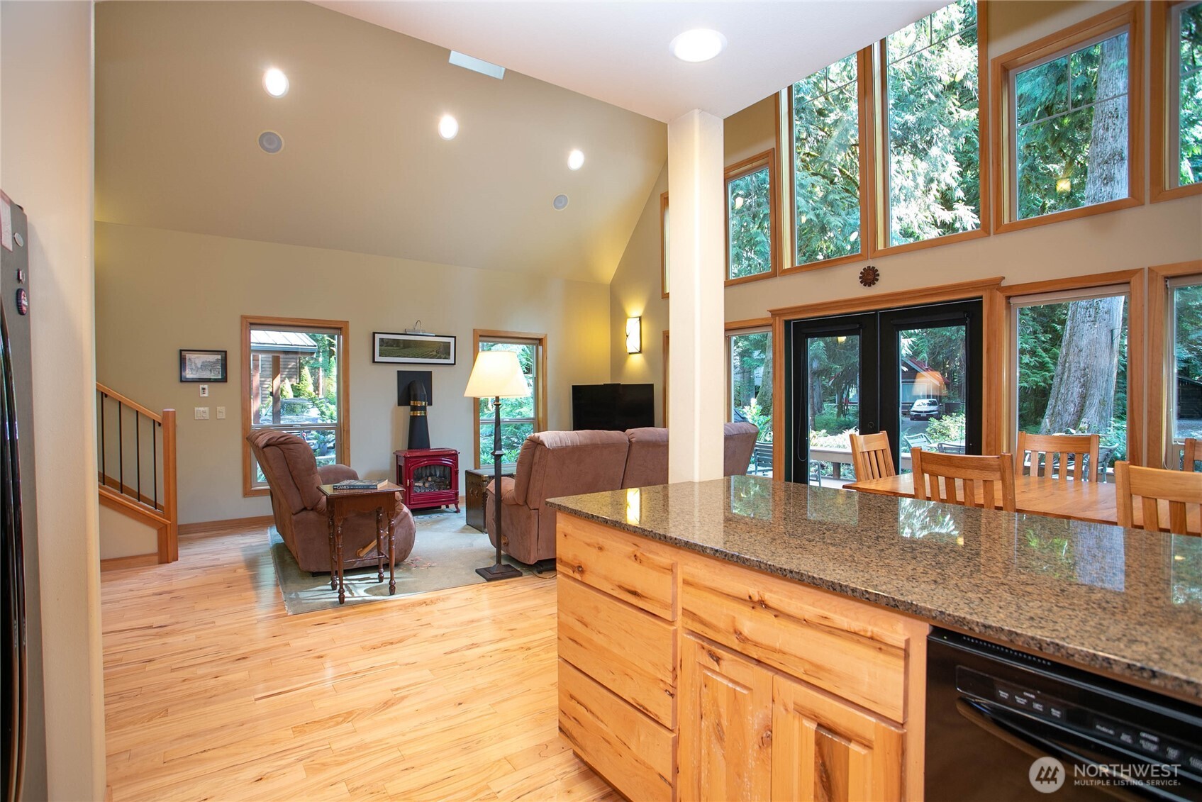 7073 Rainier Way Property Photo 13