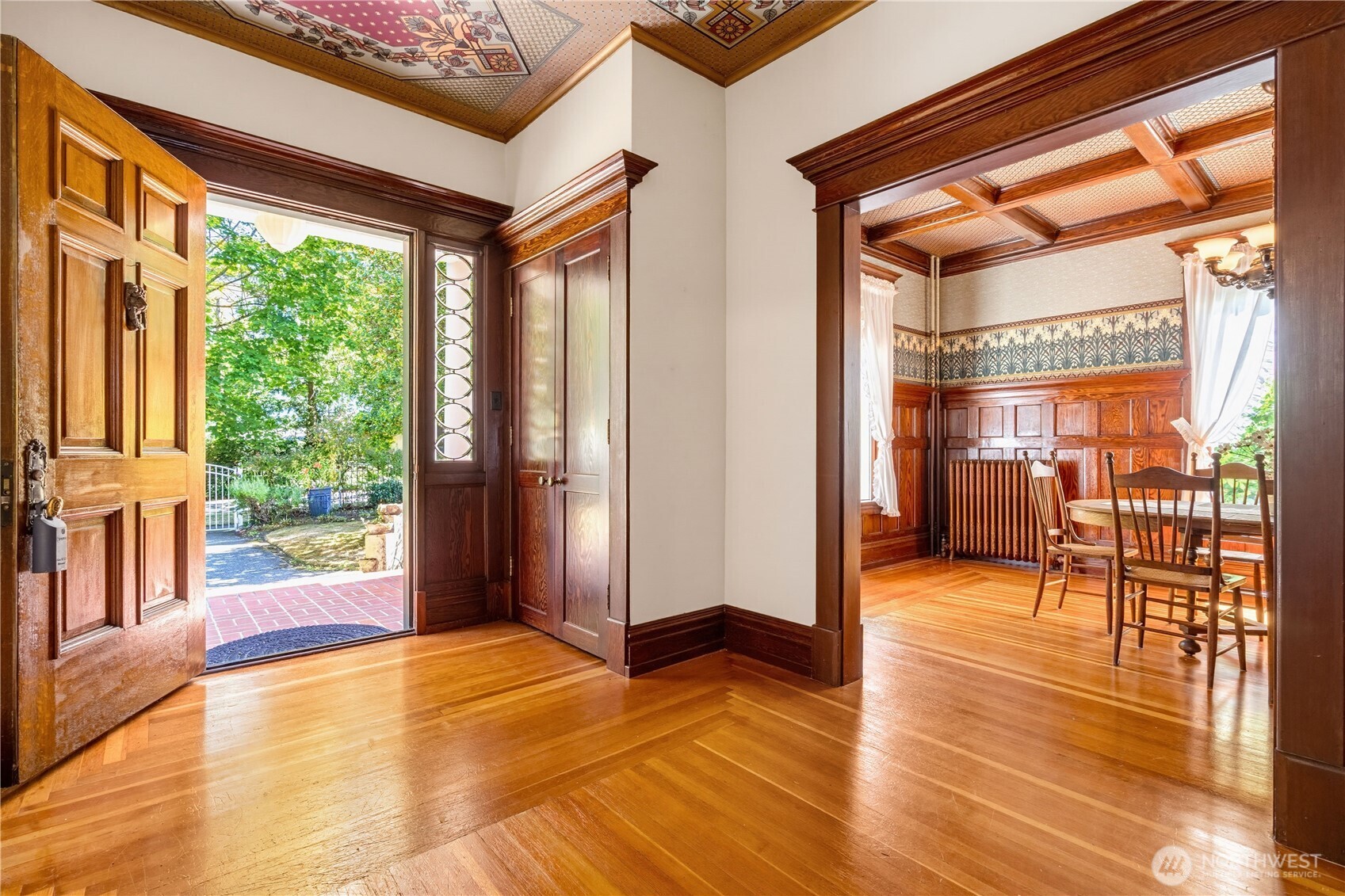 427 N Garden Property Photo 3