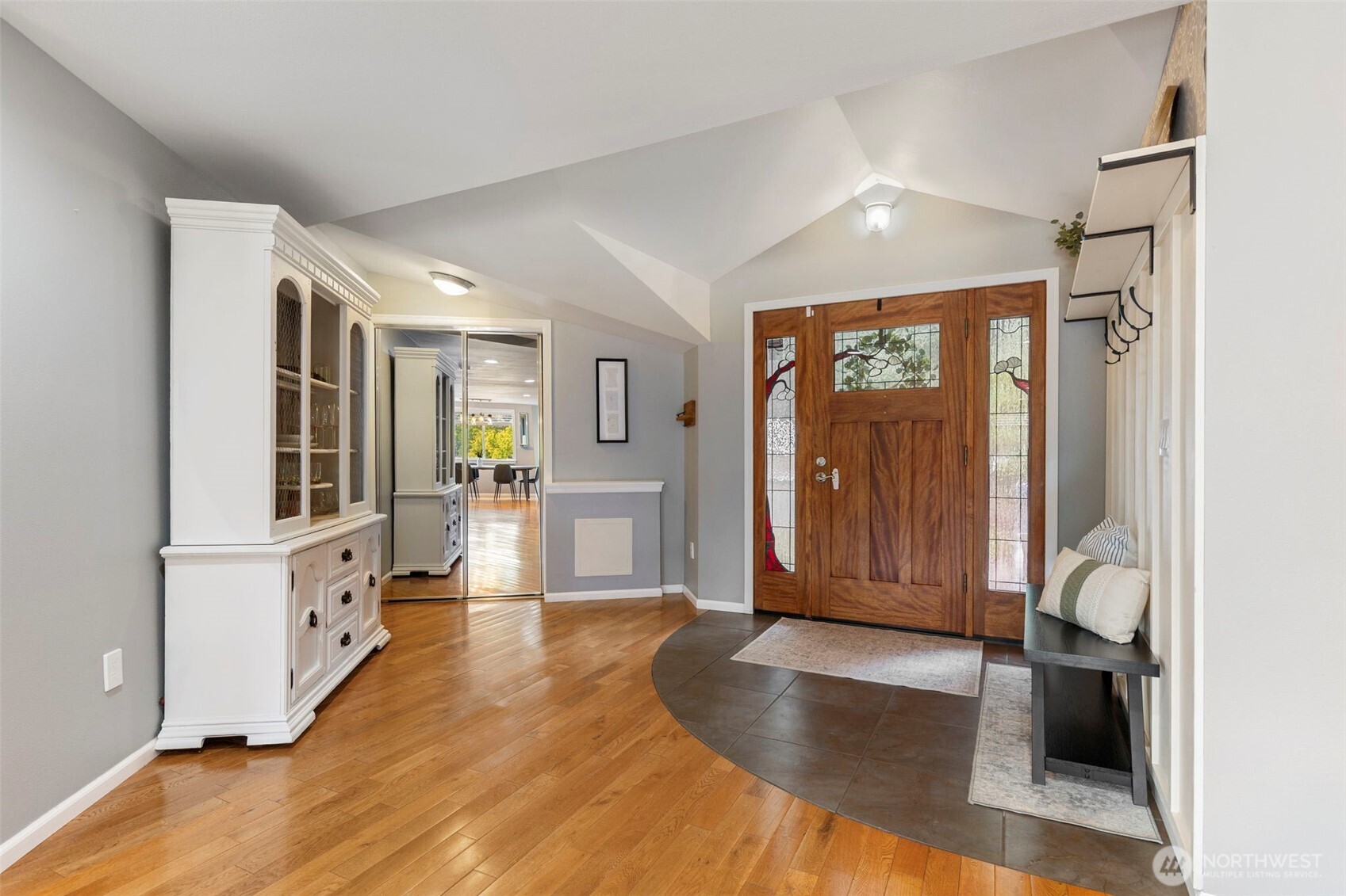 888 Leschi Way Property Photo 3