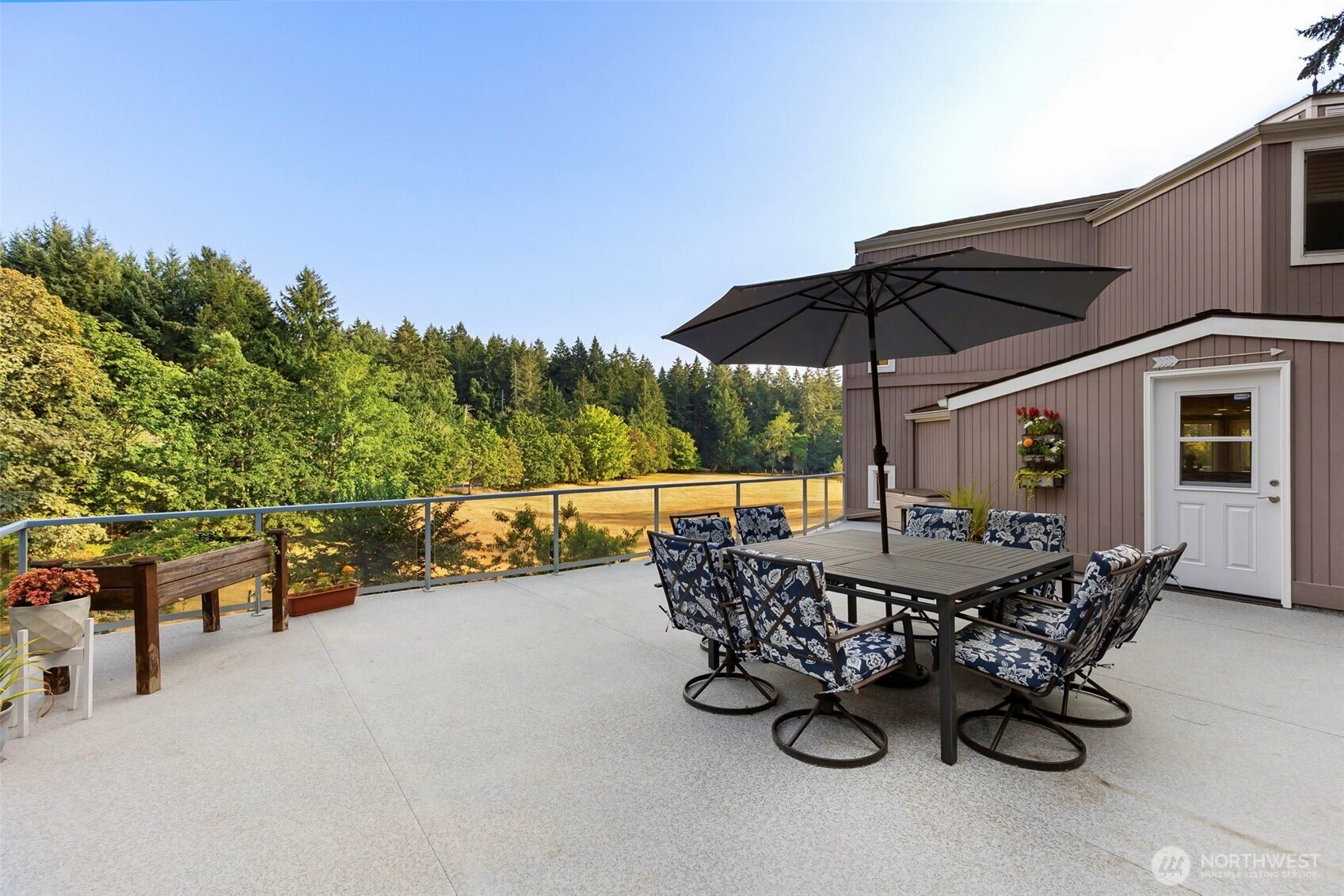 888 Leschi Way Property Photo 3