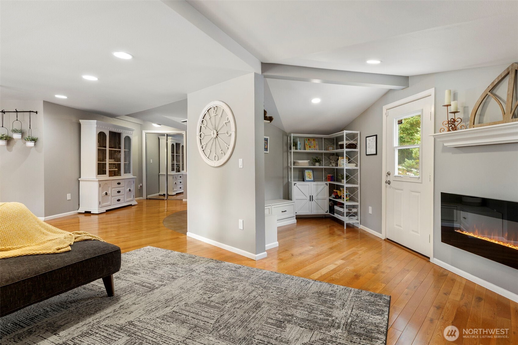 888 Leschi Way Property Photo 16