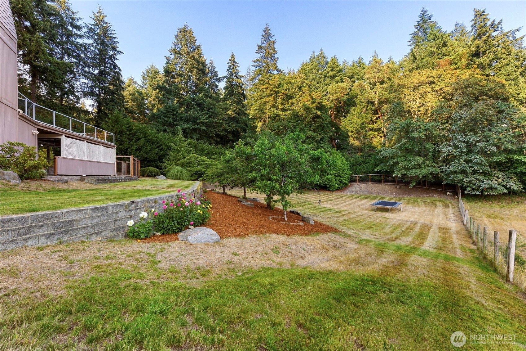 888 Leschi Way Property Photo 28