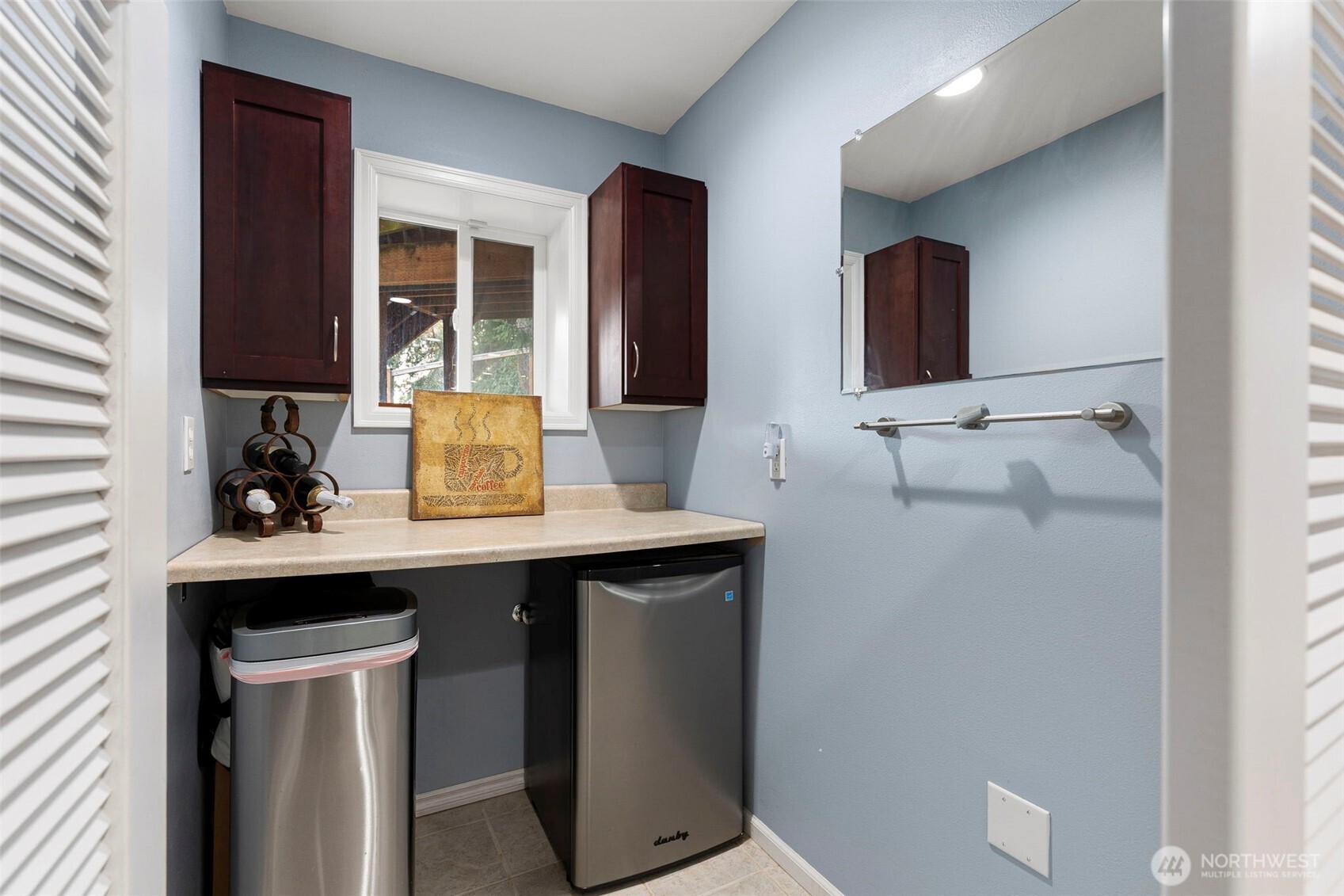 888 Leschi Way Property Photo 31