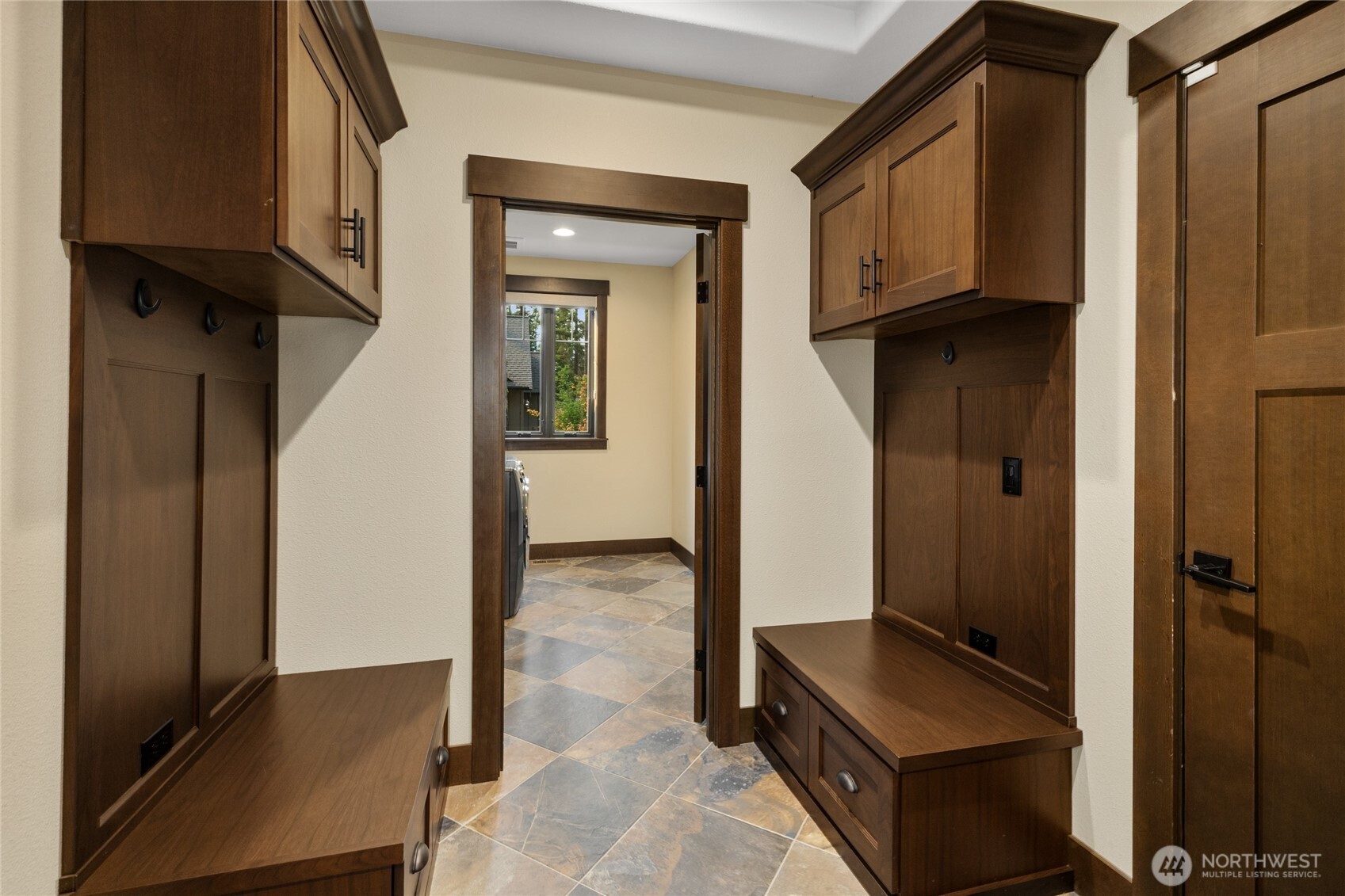 2221 Coal Mine Way Property Photo 36