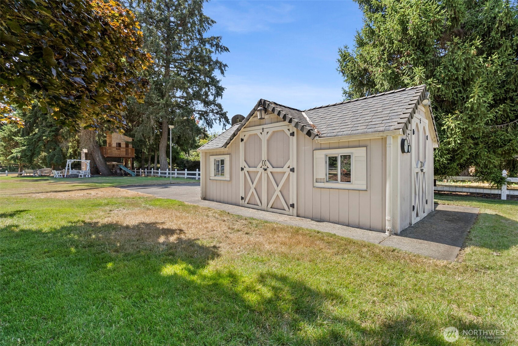 9909 37th Court Property Photo 33