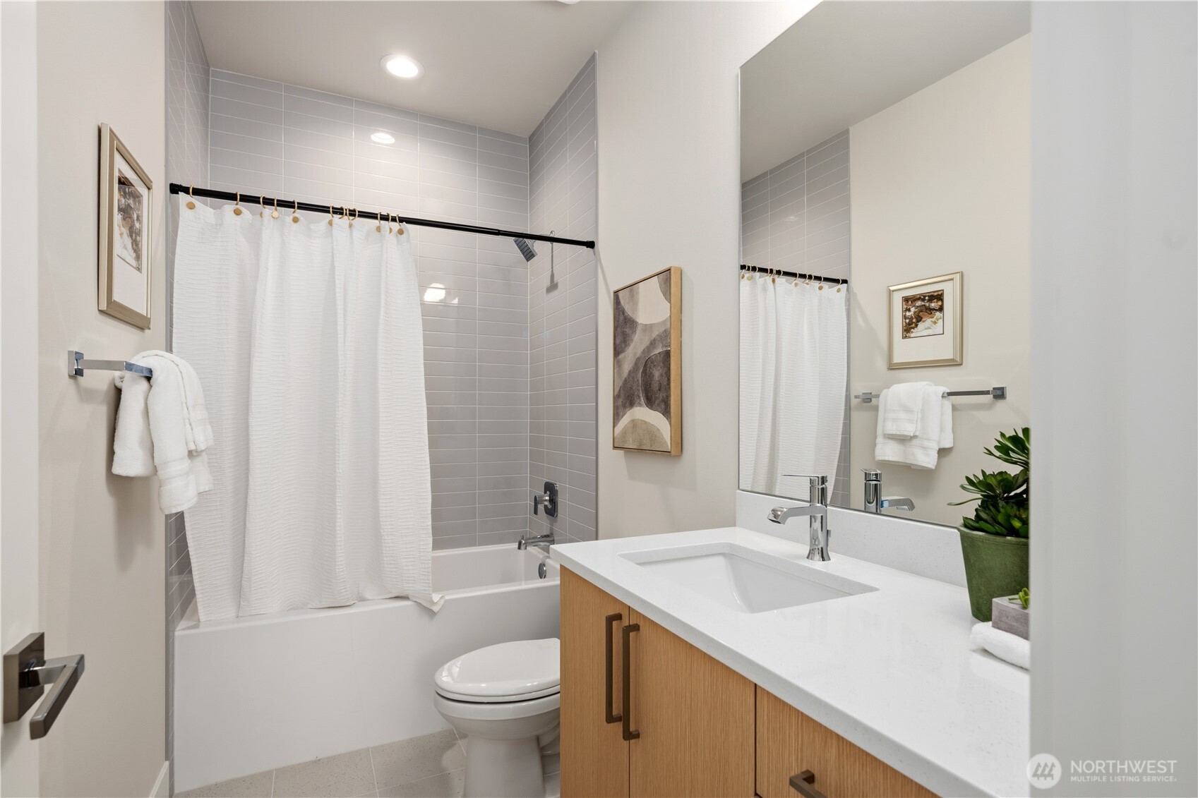8229 Ne 128th Street Property Photo 14