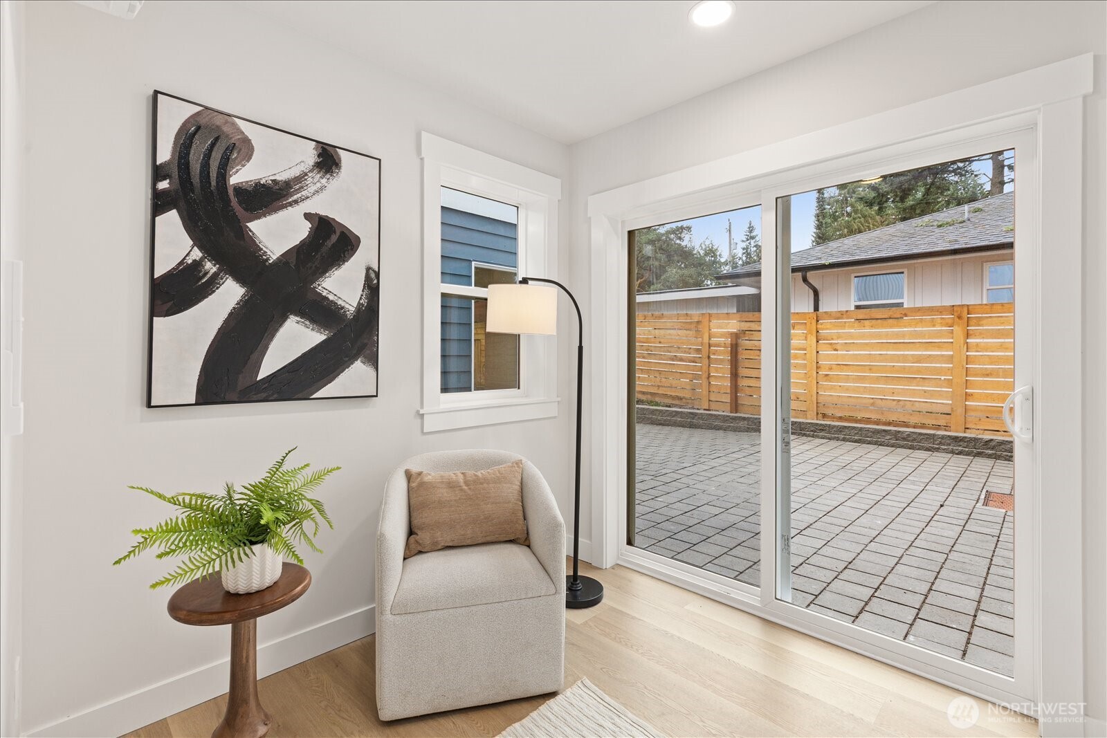 14308 B Roslyn Place Property Photo 17