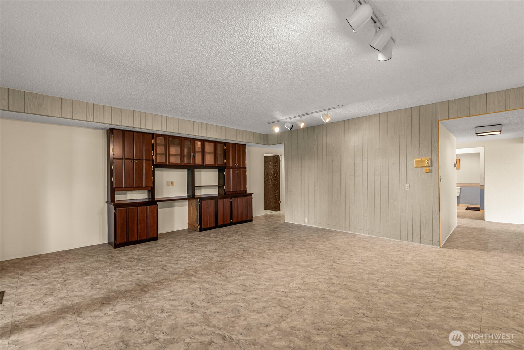 916 Skyline Place Property Photo 27