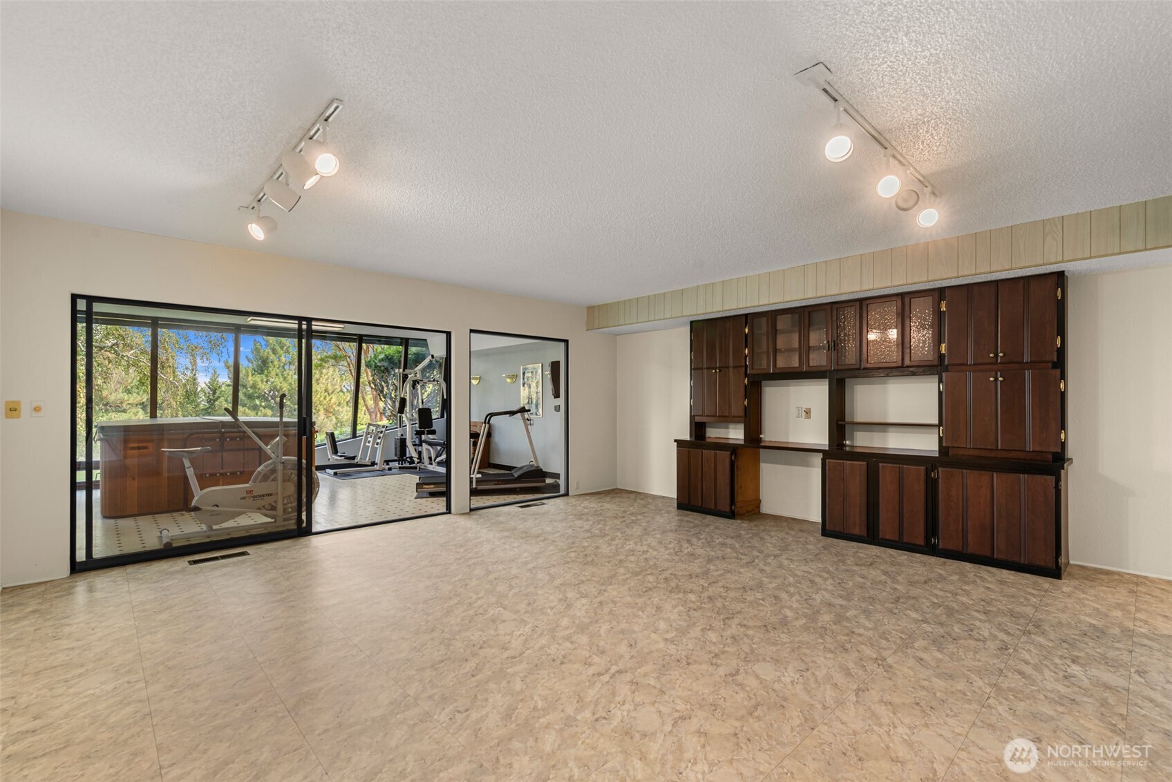 916 Skyline Place Property Photo 30