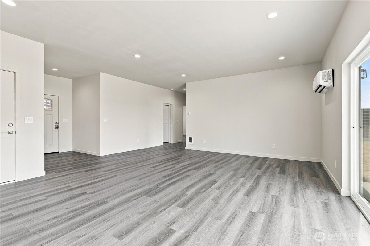 620 Sw Regent Ave Property Photo 9