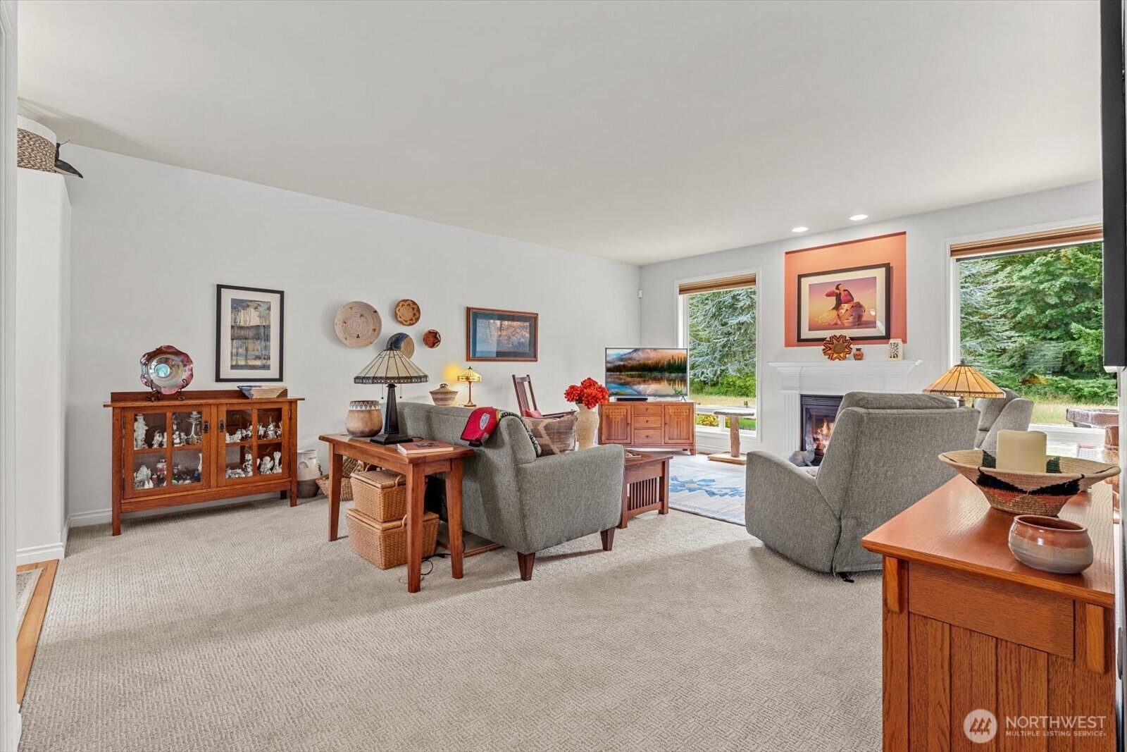 220 Cascadia Loop Property Photo 3