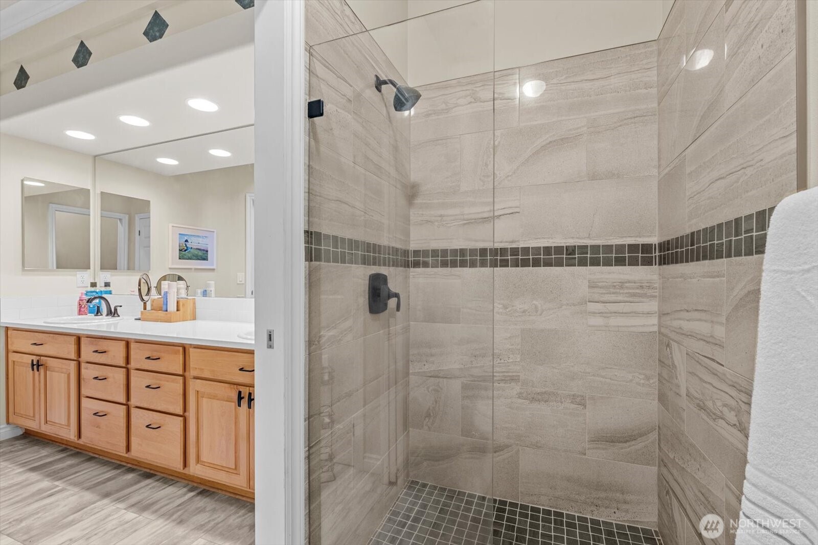 220 Cascadia Loop Property Photo 15