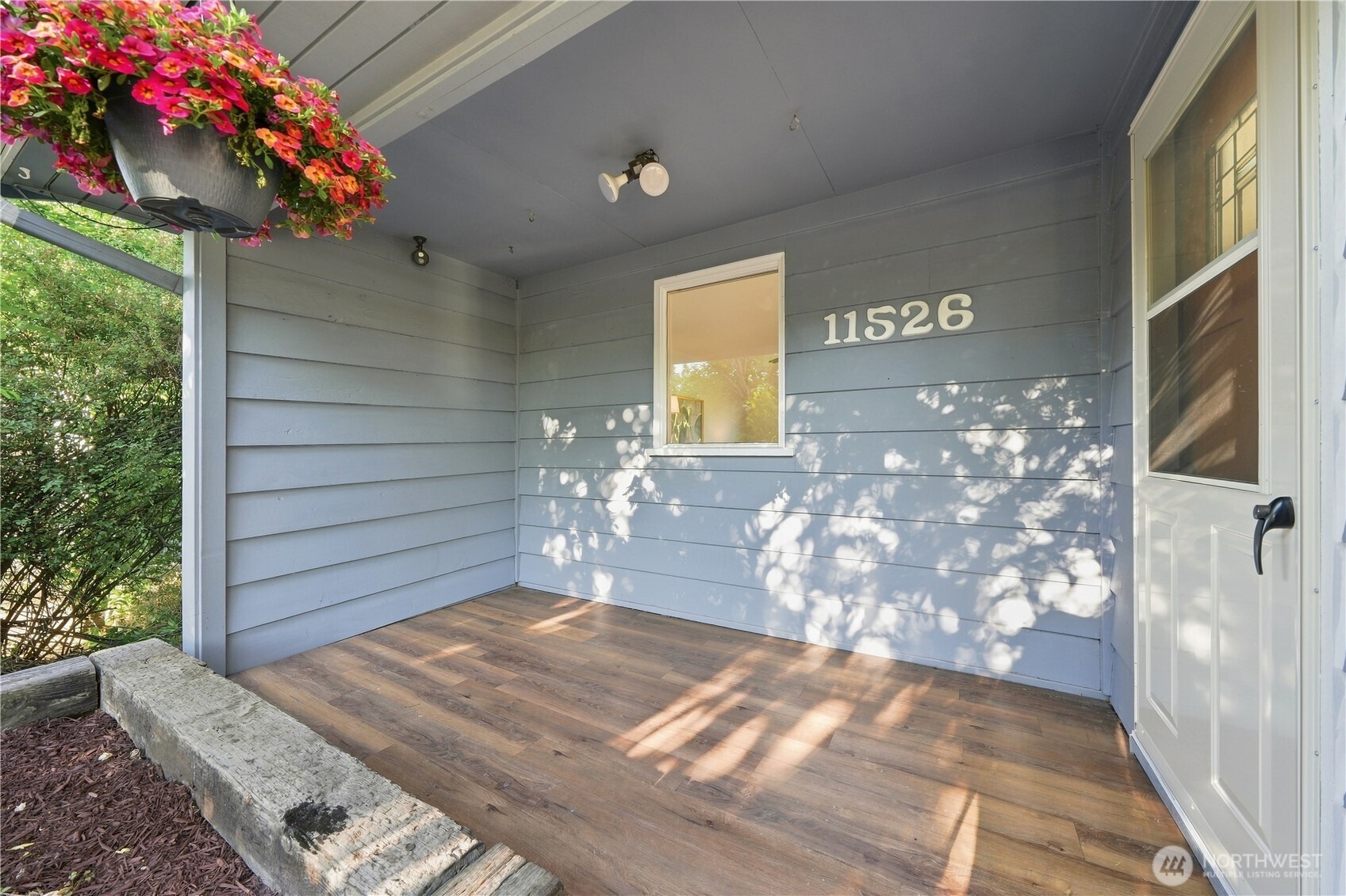 11526 3rd Avenue Property Photo 5