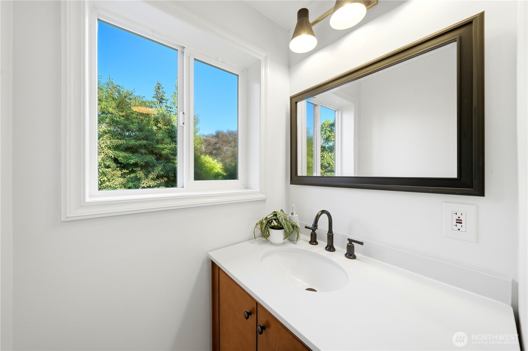 11526 3rd Avenue Property Photo 17