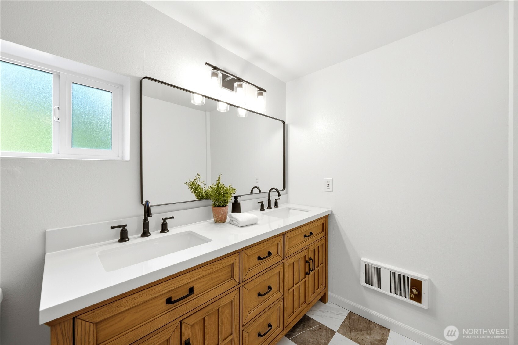 11526 3rd Avenue Property Photo 23