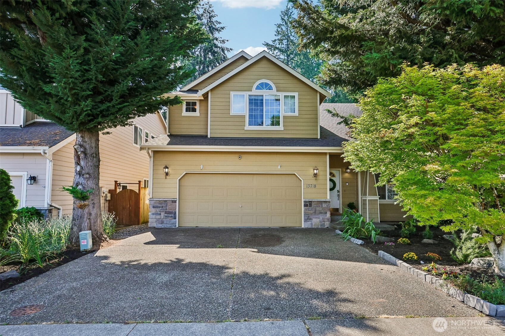 13718 43rd Avenue Property Photo 2
