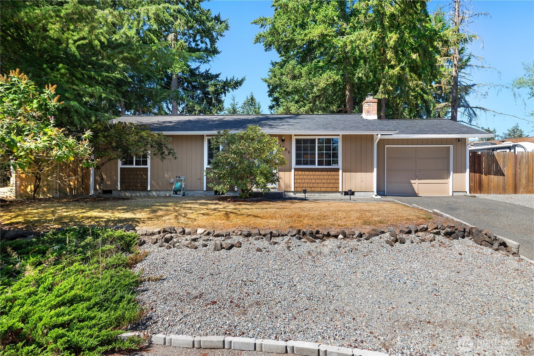 1706 Foxfire Drive Property Photo 4