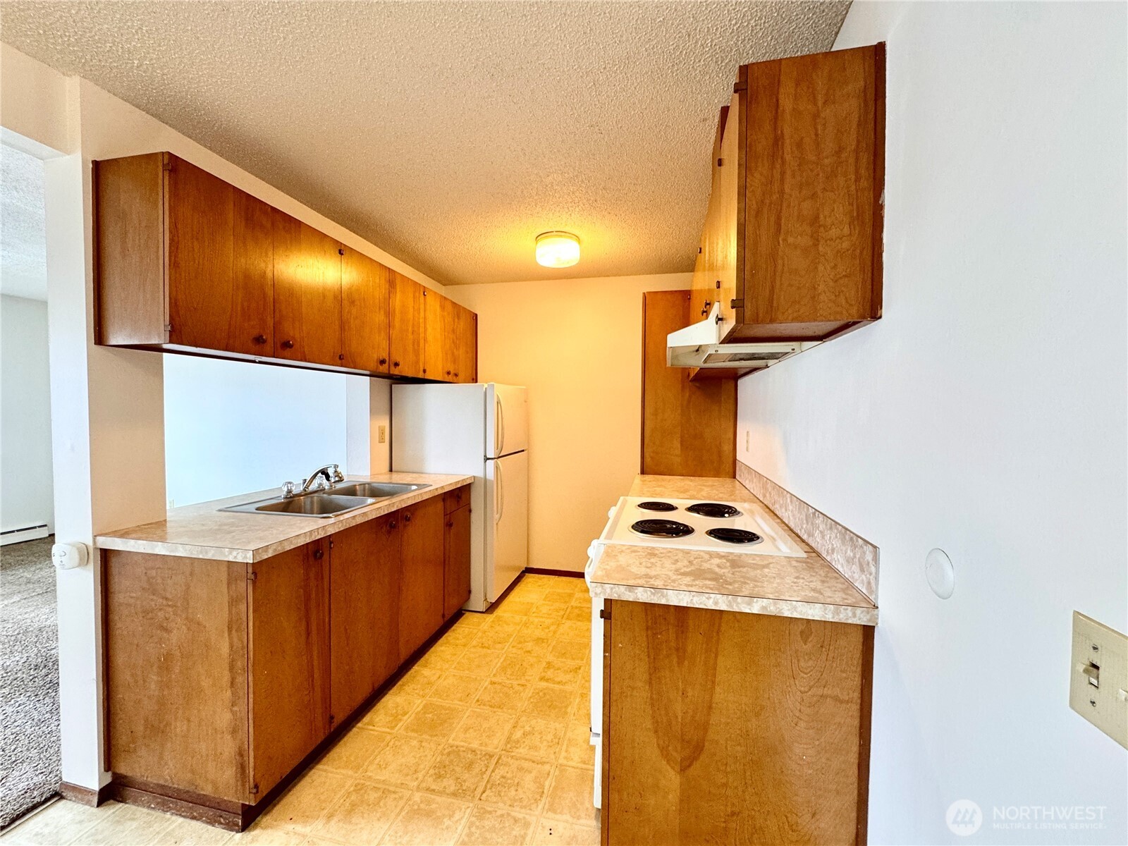 624 W Cedar Street 6 Property Photo 4