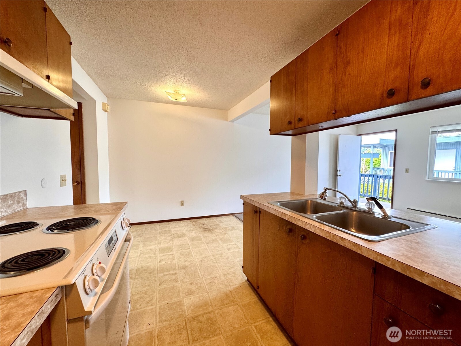 624 W Cedar Street 6 Property Photo 6