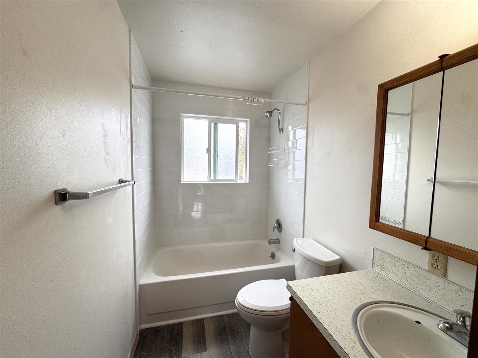 624 W Cedar Street 6 Property Photo 9