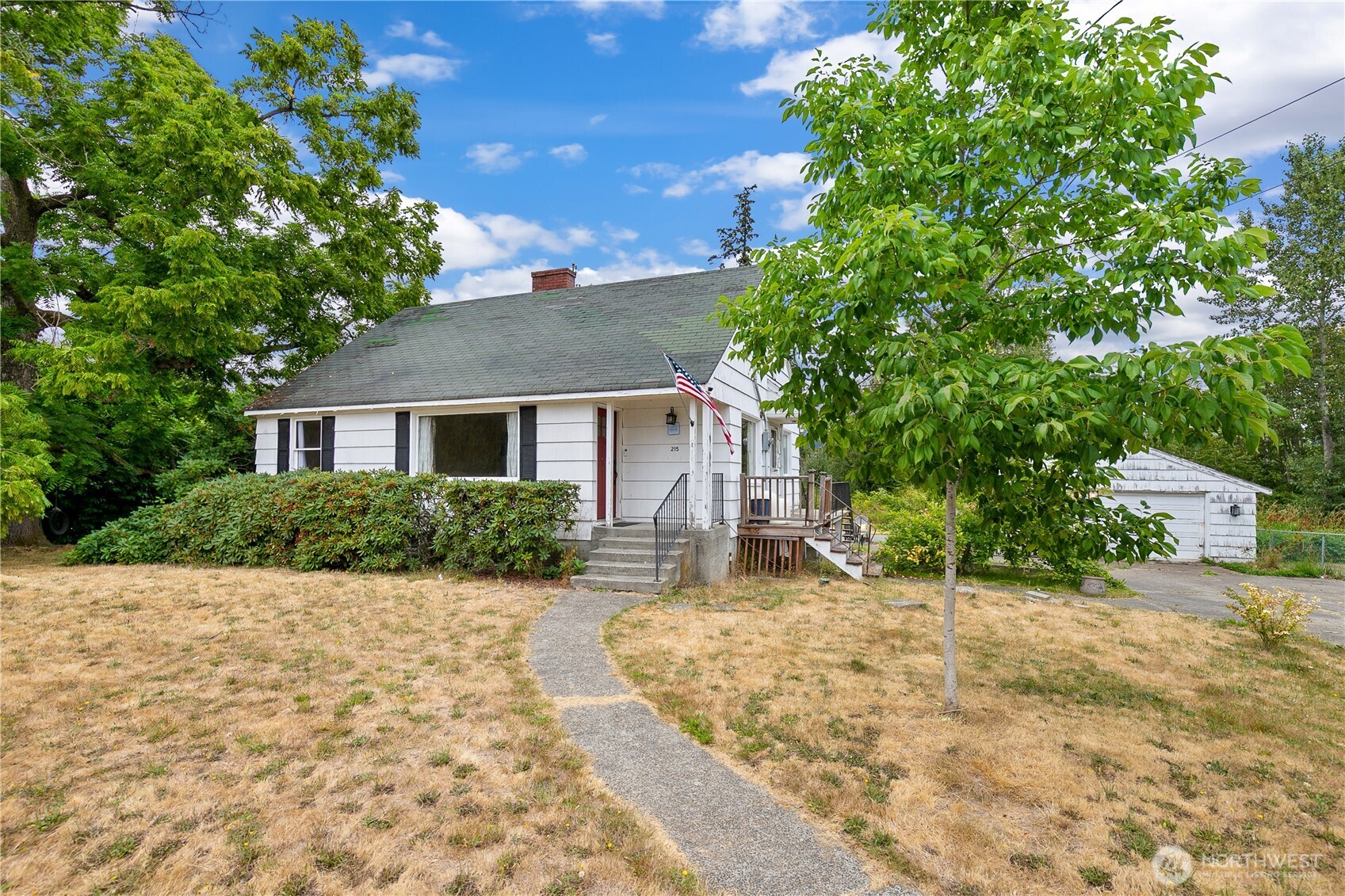 215 99th Street Property Photo 1