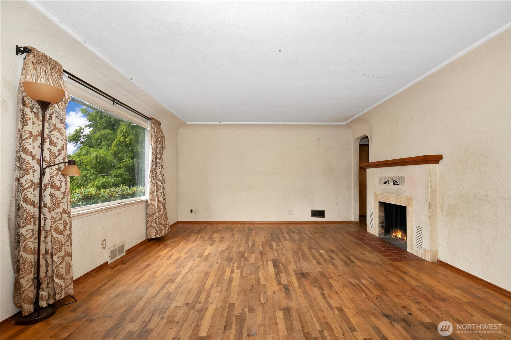 215 99th Street Property Photo 5