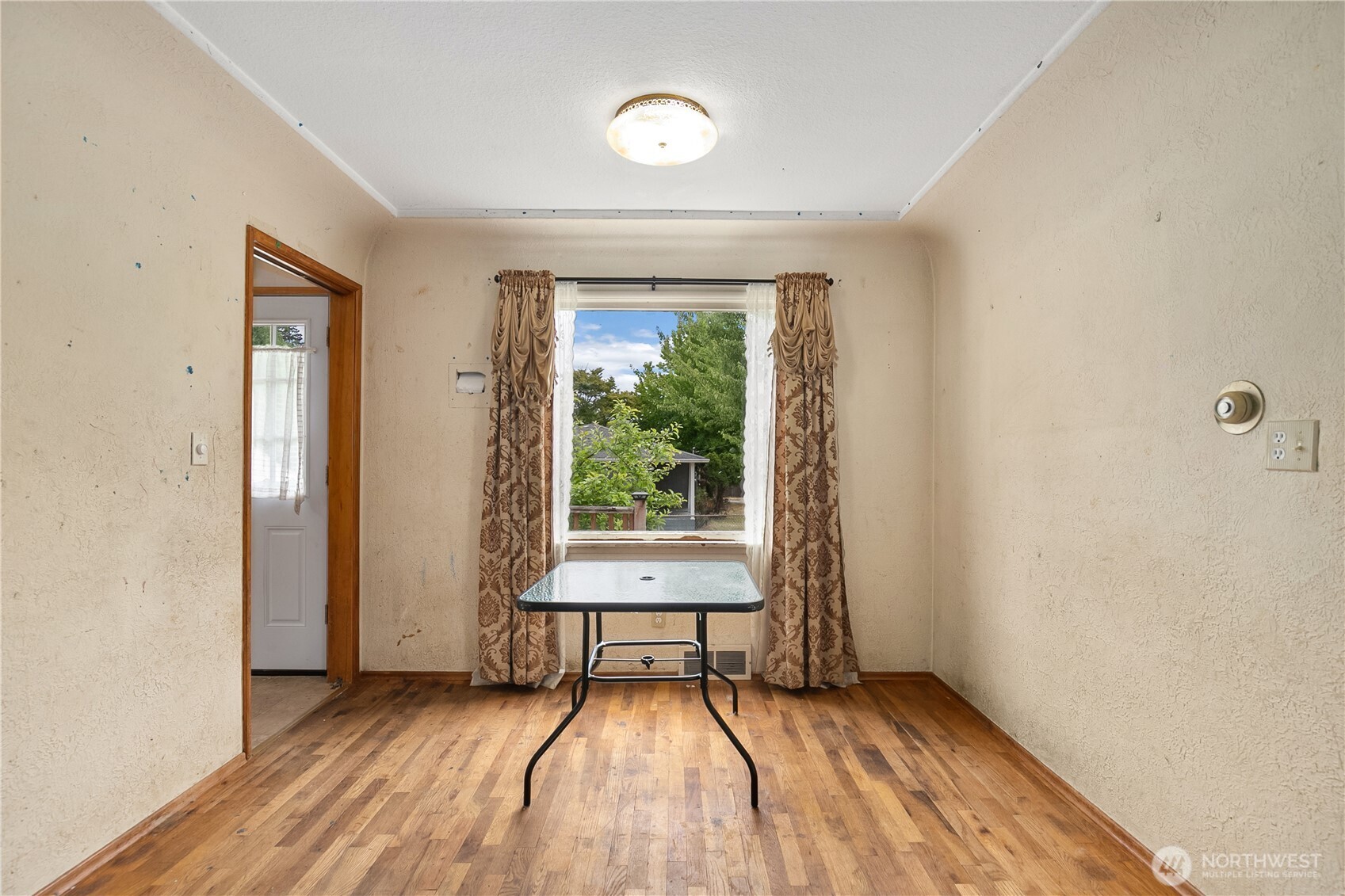 215 99th Street Property Photo 6