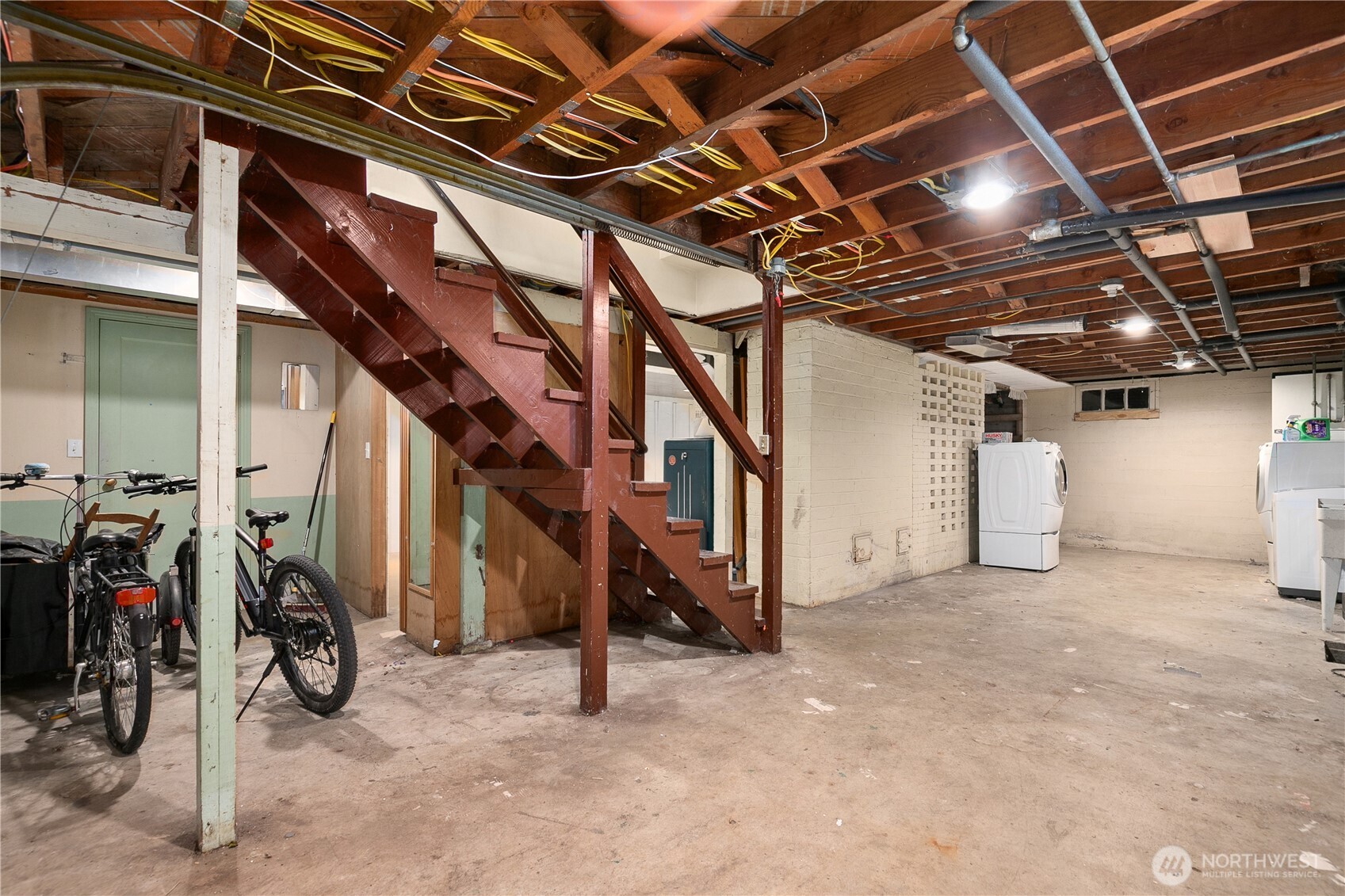 215 99th Street Property Photo 17