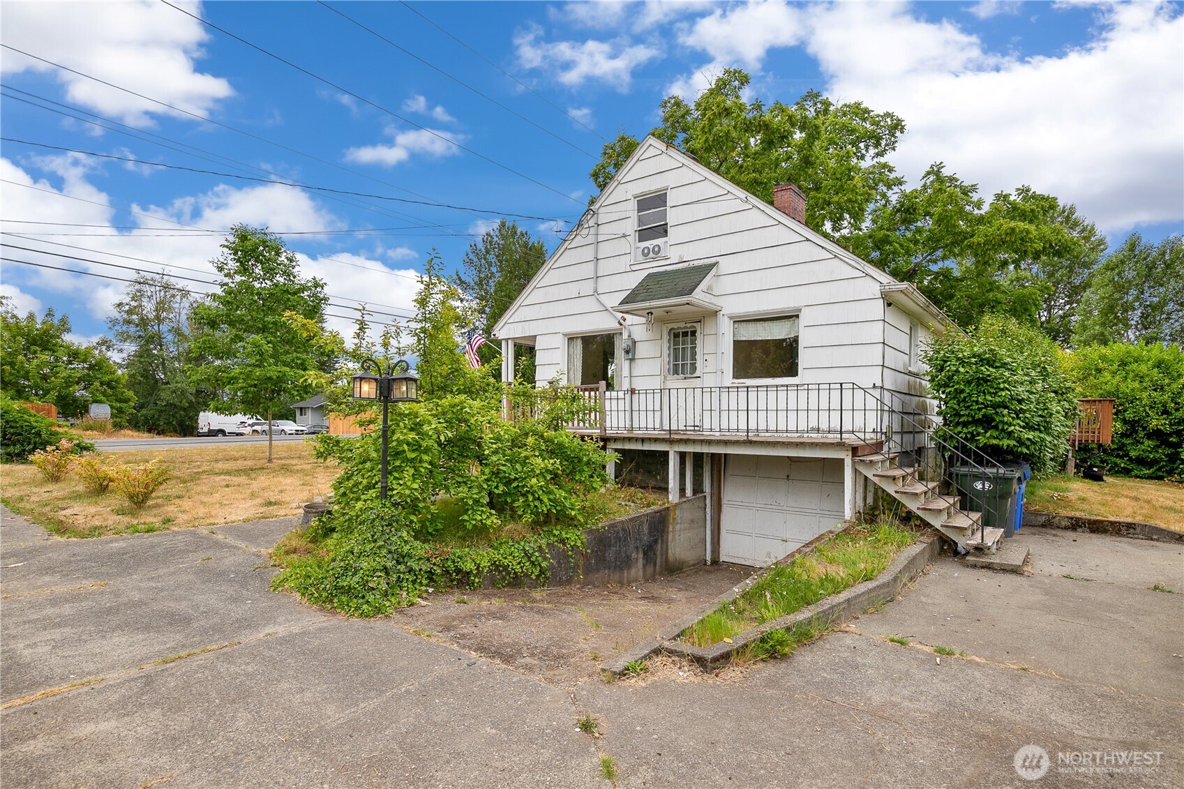 215 99th Street Property Photo 24