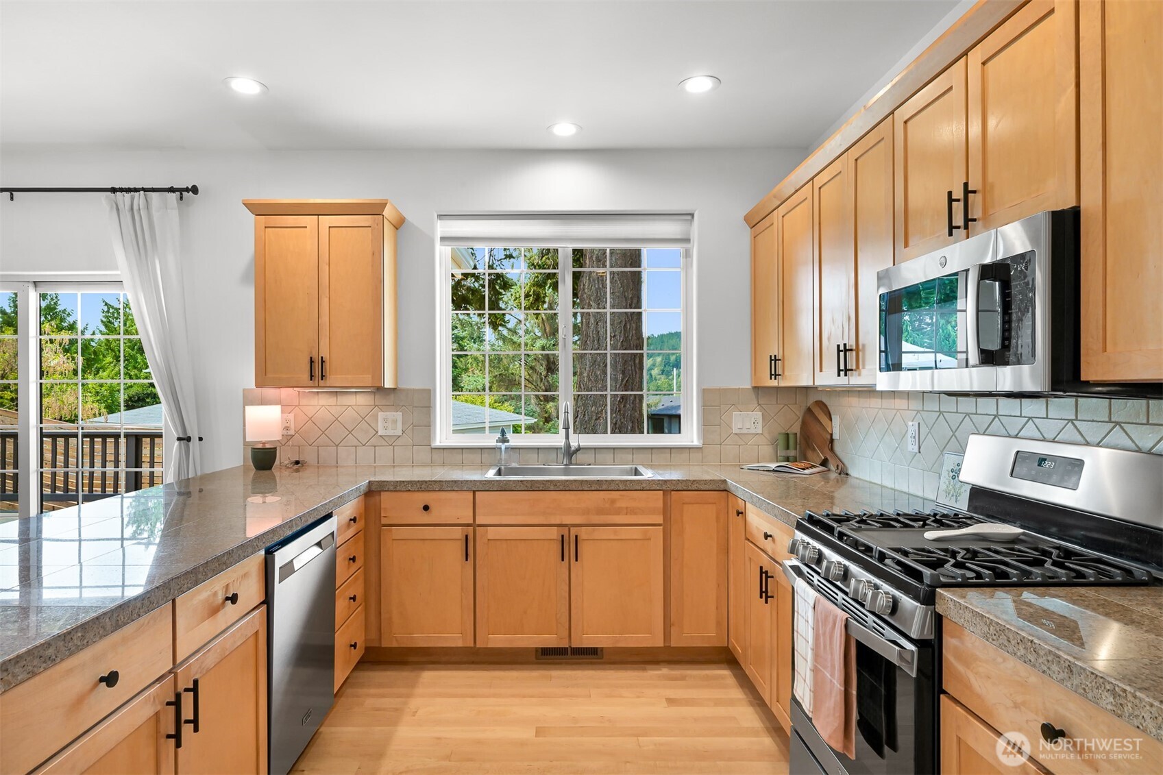 909 Nevada Street Property Photo 6