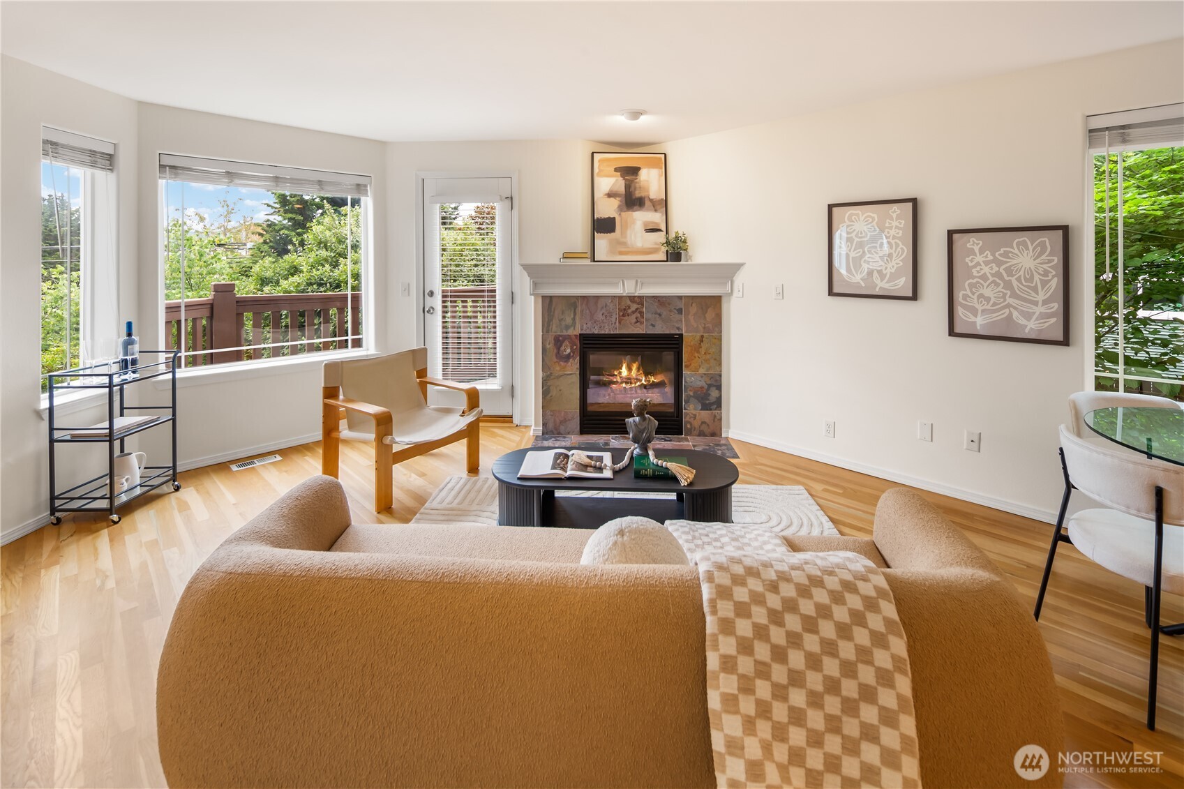 2038 Franklin Avenue Property Photo 4