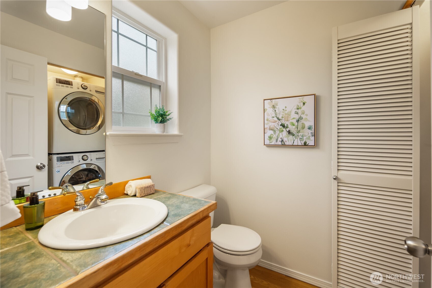 2038 Franklin Avenue Property Photo 9