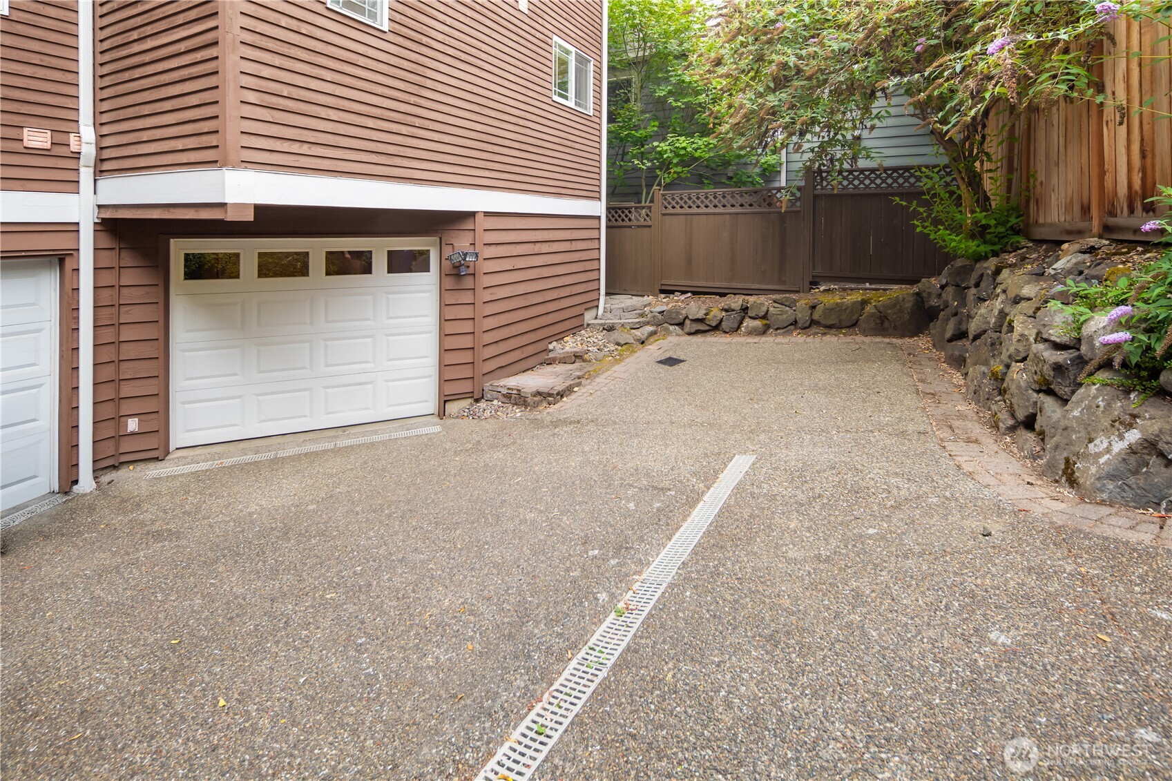 2038 Franklin Avenue Property Photo 25