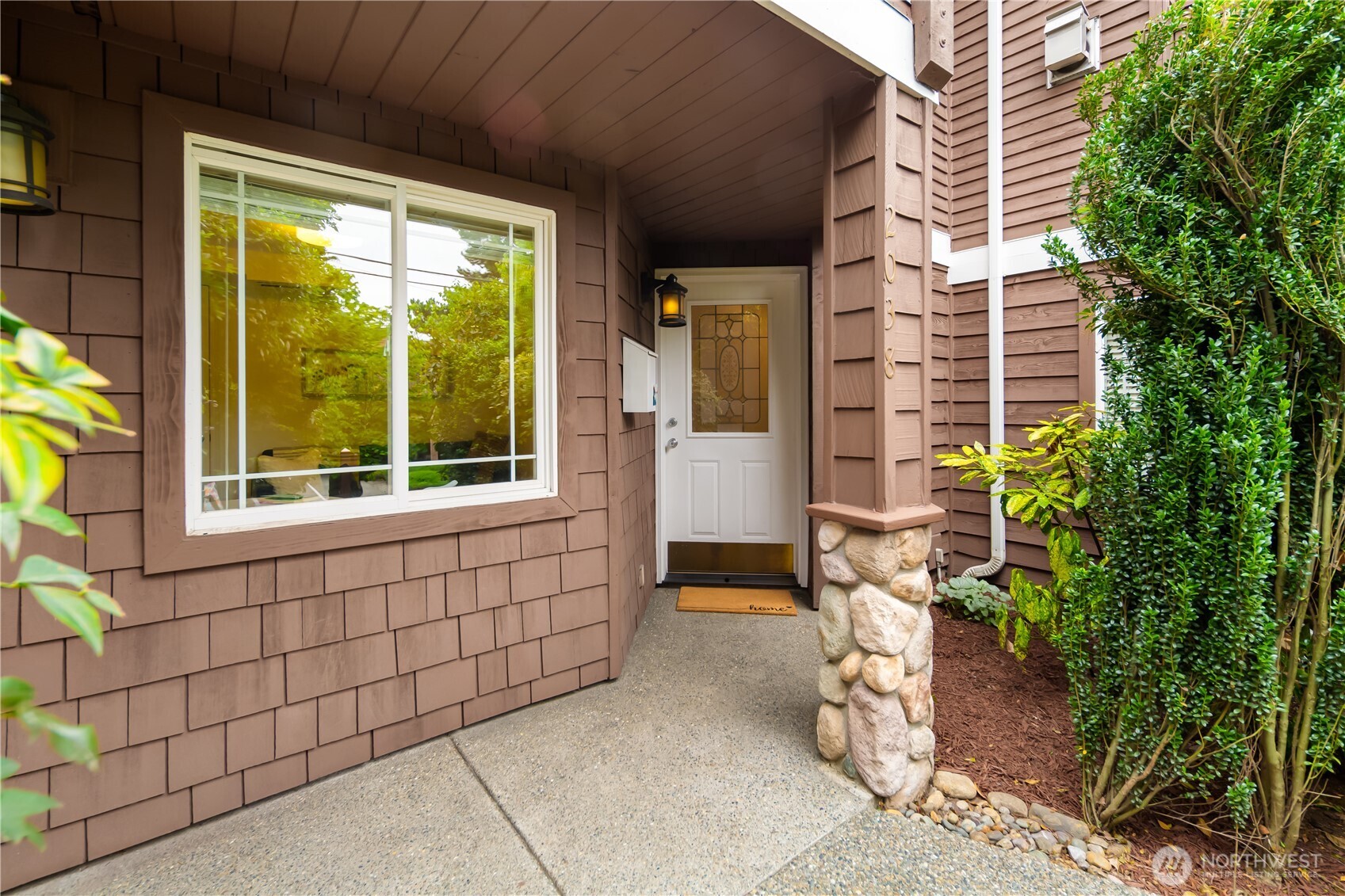 2038 Franklin Avenue Property Photo 27