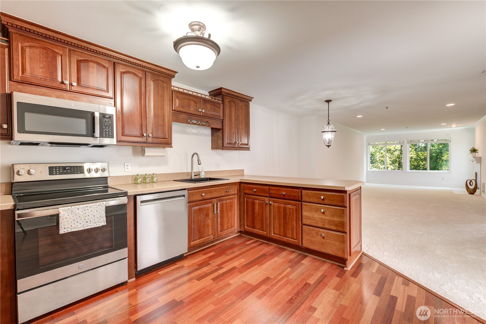 18210 73rd Avenue 304 Property Photo 7