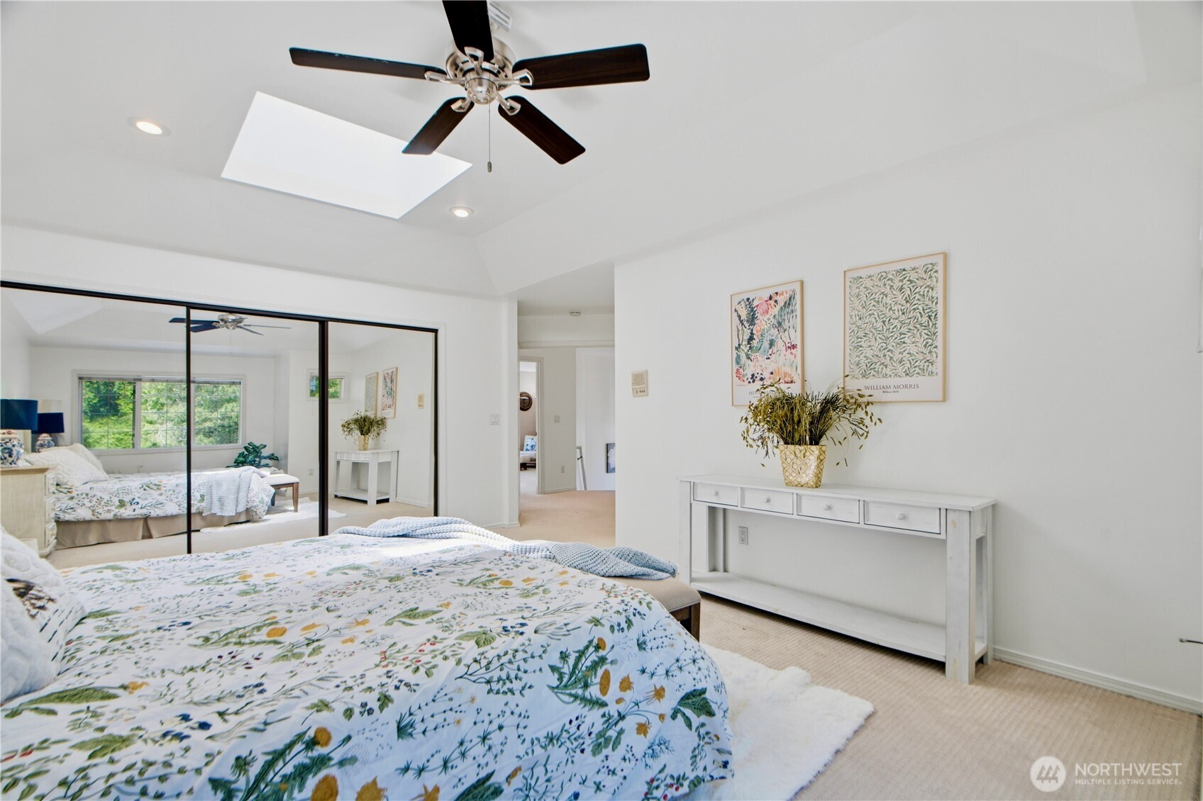 2000 Village Green Drive 26 Property Photo 14