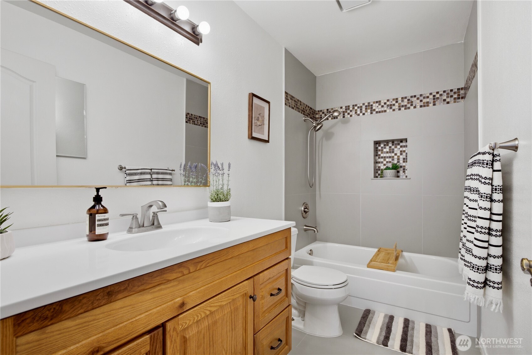 2000 Village Green Drive 26 Property Photo 21