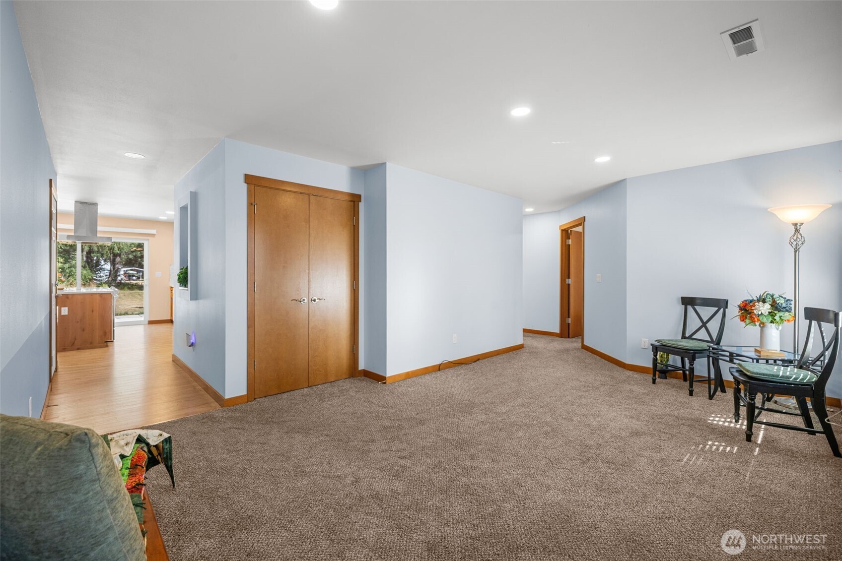15715 E 5th Avenue Property Photo 9