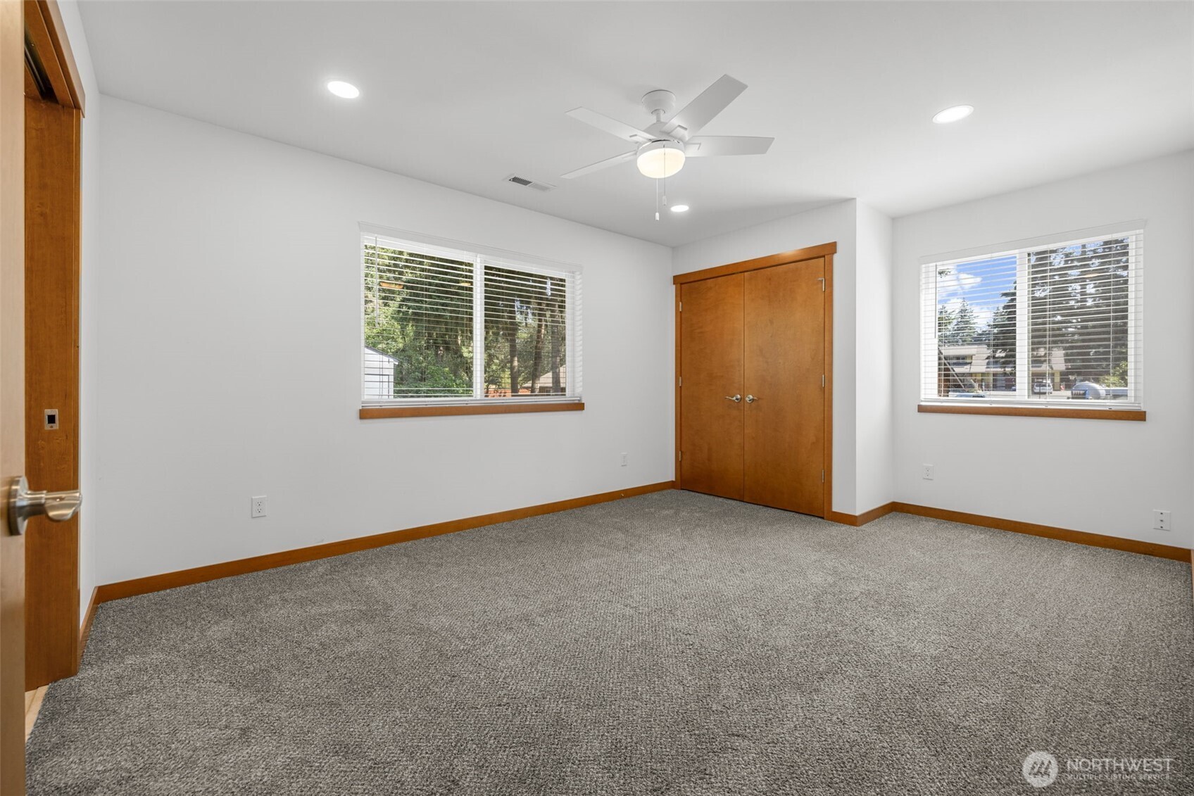 15715 E 5th Avenue Property Photo 18