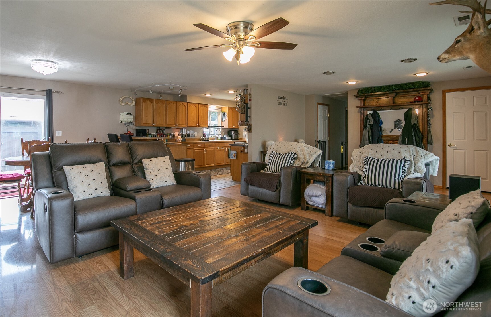 815 E Simpson Avenue Property Photo 8