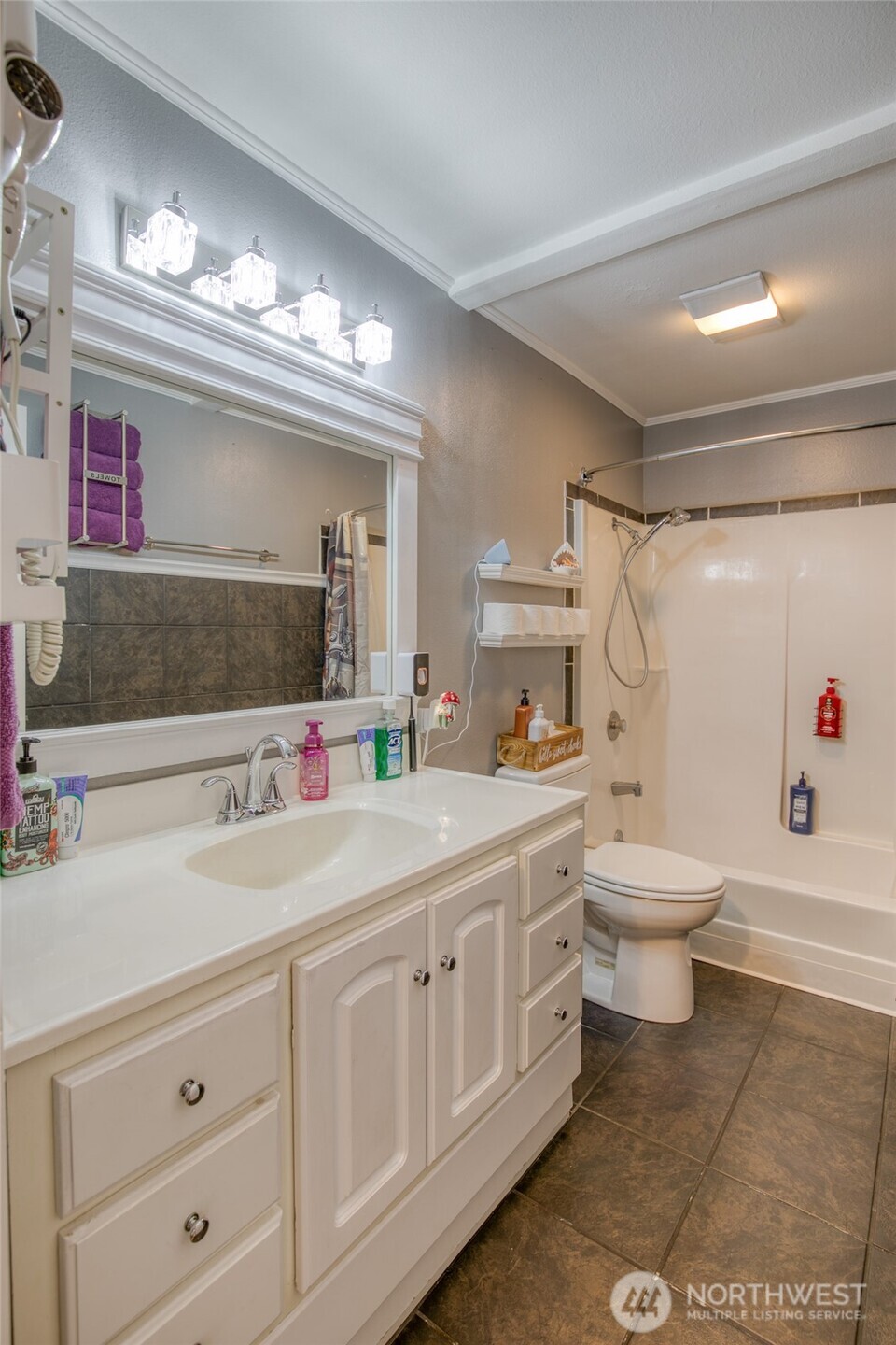 815 E Simpson Avenue Property Photo 18