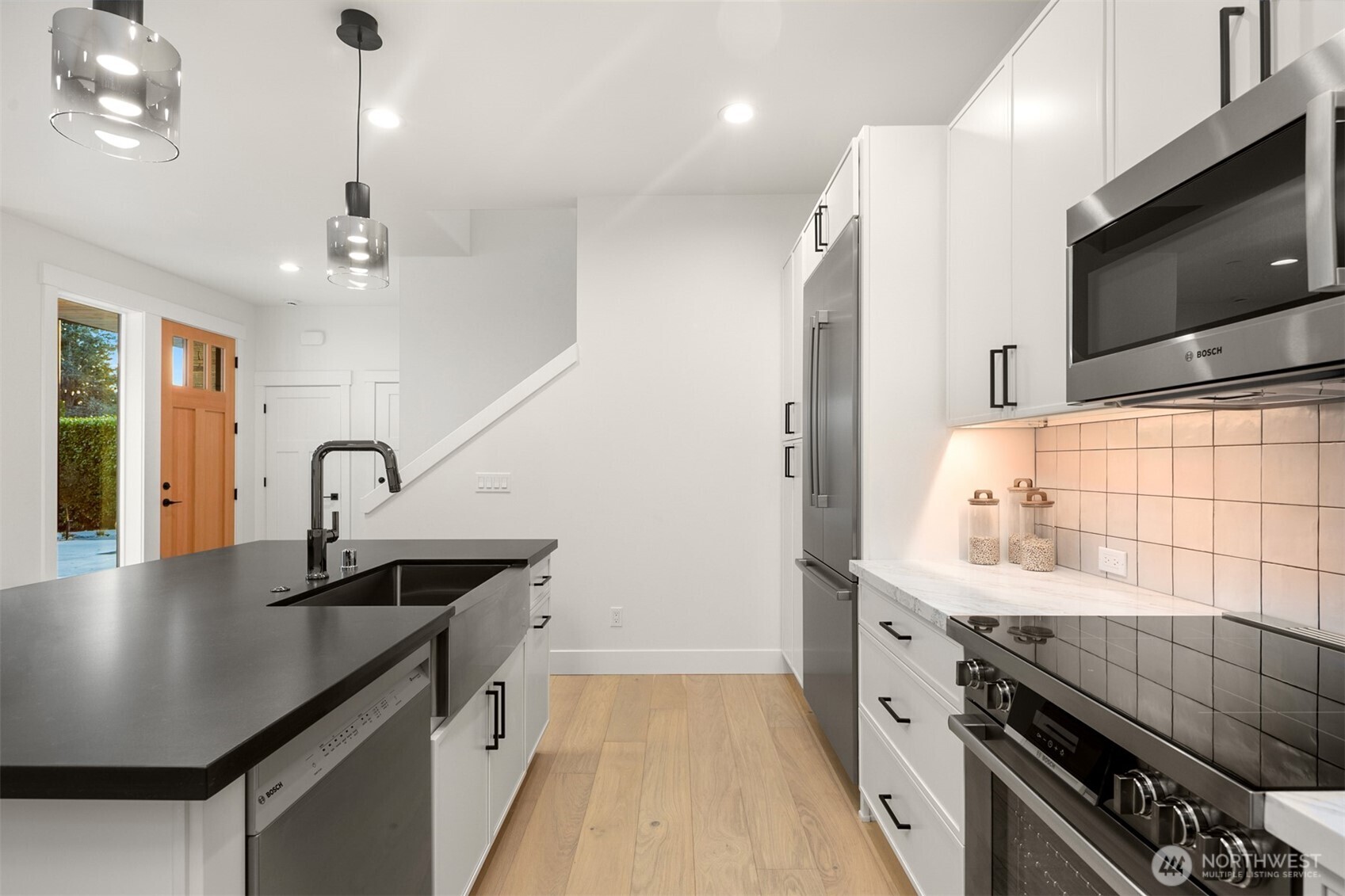 634 + 636 Eleventh Avenue Property Photo 15